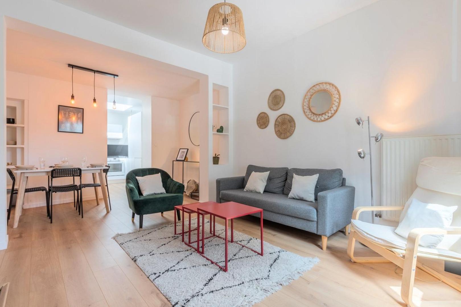 ליל 2 Bedroom House W/ Terrace, Near Train Stations & Metro מראה חיצוני תמונה